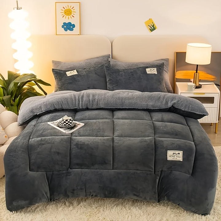 CALORA_ QualityQuilts | Luxe Pluche Dekbed voor Herfst en Winter, Antistatisch en Lichtgewicht, Modern Design