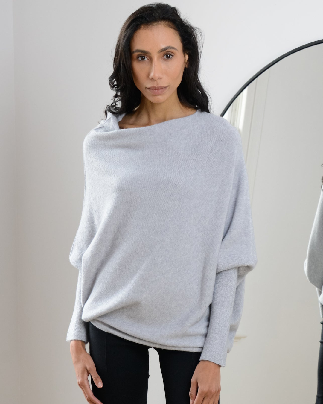 CALORA_ Saint Luré | Luxe trui Sweater met open hals