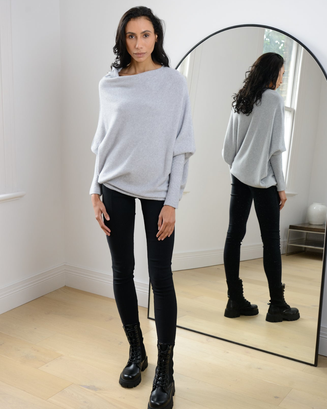 CALORA_ Saint Luré | Luxe trui Sweater met open hals