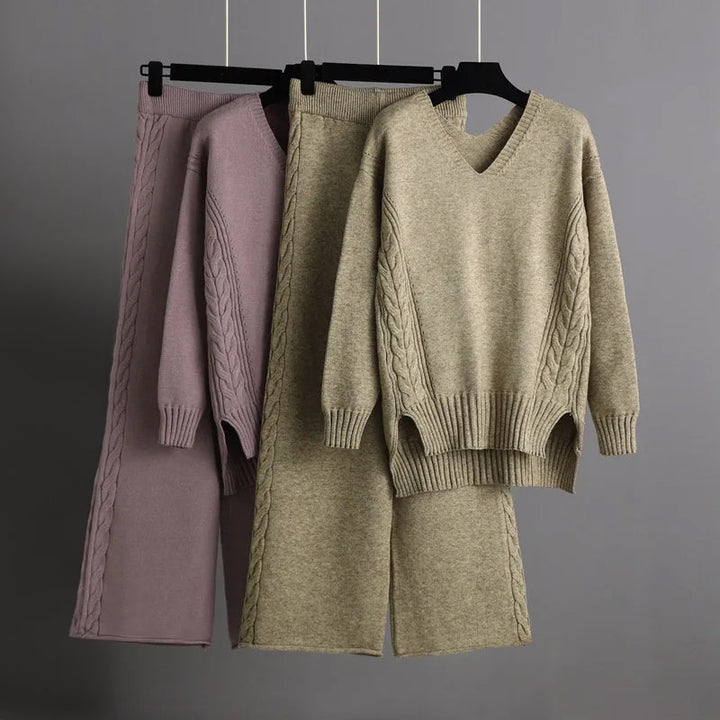 Set van gebreide trui met V-hals en wijde broek voor dames-Sets & Pakken-Calora-Paars-Eén maat-Calora