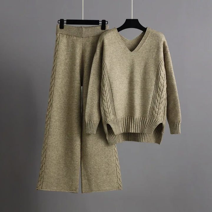 Set van gebreide trui met V-hals en wijde broek voor dames-Sets & Pakken-Calora-Paars-Eén maat-Calora