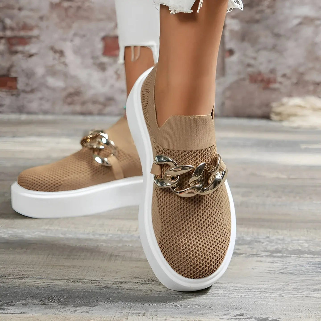 Stijlvolle Dames Instappers voor Comfortabel en Ondersteunend Lopen-Instappers-Calora-Beige-36-Calora