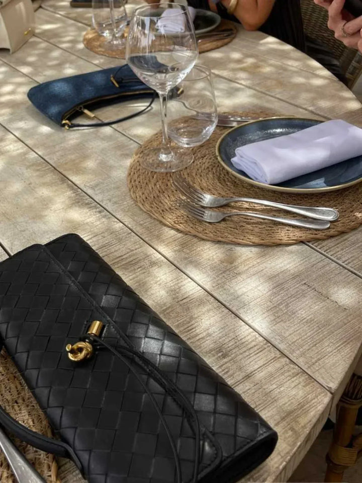 CALORA_ Stijlvolle Urban Crossbody Weef Schoudertas met Goudsluiting