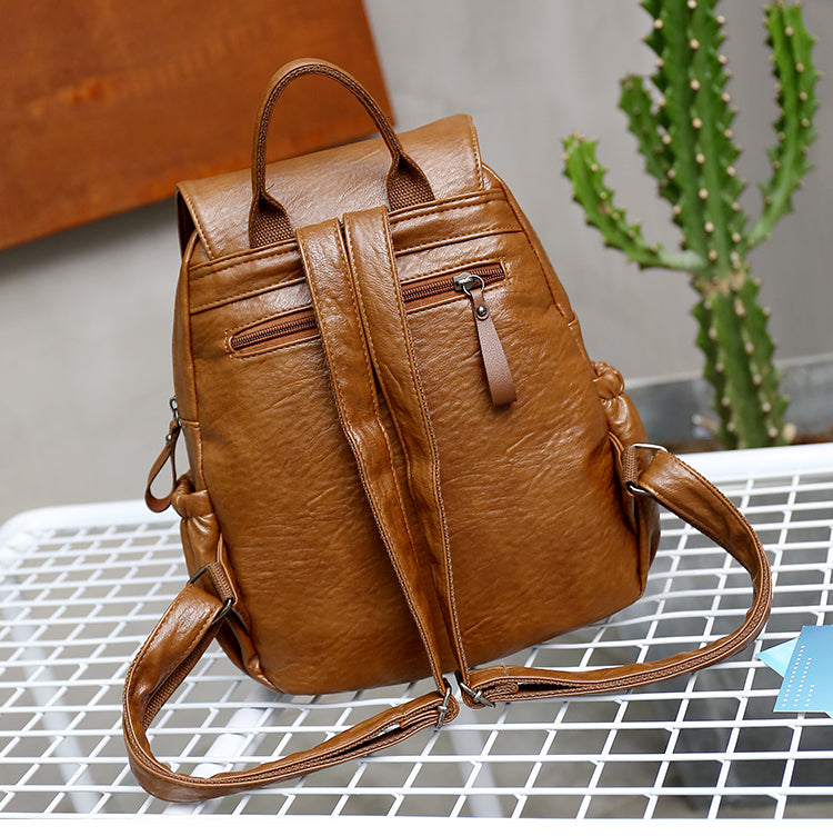 CALORA_ Universitaire Leren Rugzak met Waterdicht Ontwerp en Handgenaaide Details - 32x25x14 cm