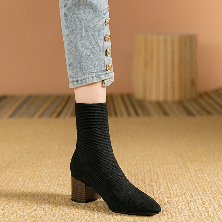 Vionna | Elegante dameslaarzen met hoge hak-Laarzen-Calora-Beige-32-Calora