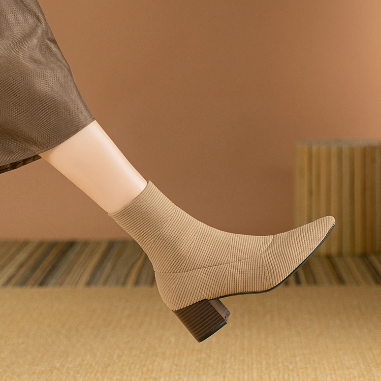 Vionna | Elegante dameslaarzen met hoge hak-Laarzen-Calora-Beige-32-Calora