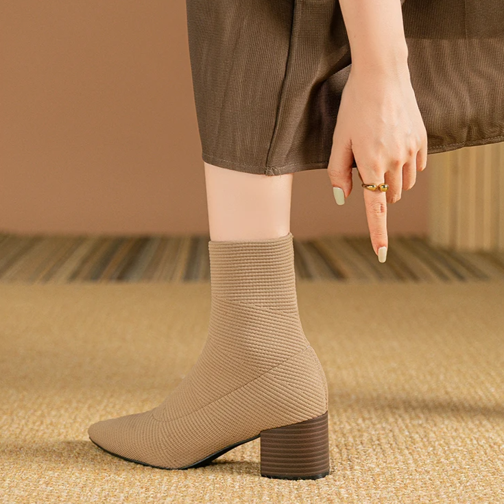 Vionna | Elegante dameslaarzen met hoge hak-Laarzen-Calora-Beige-32-Calora