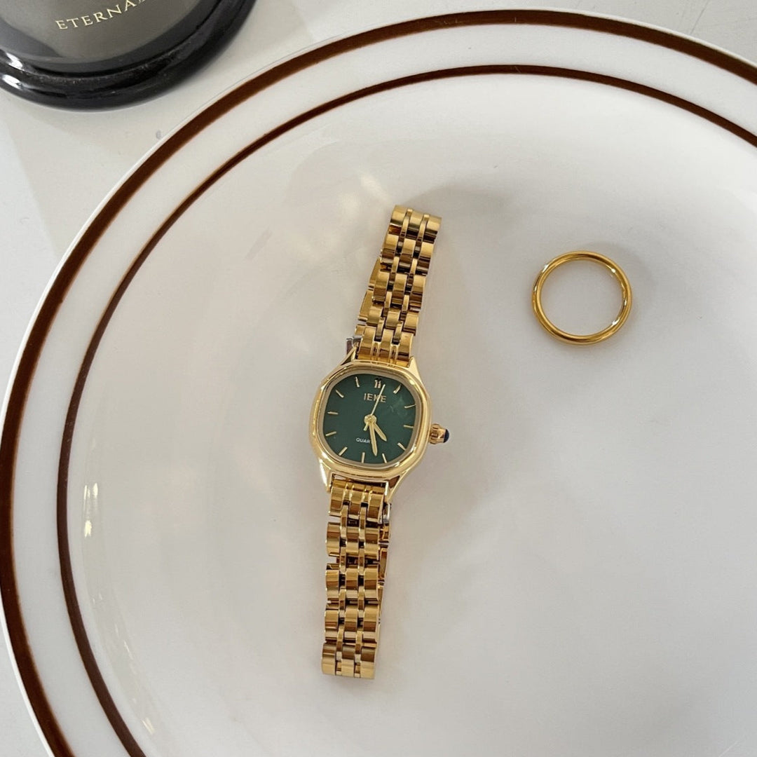 CALORA_ Vrouwelijke Retro Vierkante Zomerhorloge - Stijlvolle Quartz Armband