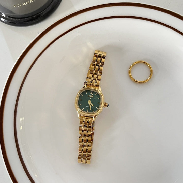CALORA_ Vrouwelijke Retro Vierkante Zomerhorloge - Stijlvolle Quartz Armband