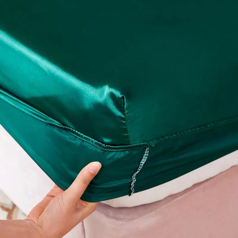 CALORA_ Wasbaar Luxe Satijnen Elastisch Hoeslaken voor een Tweepersoonsbed