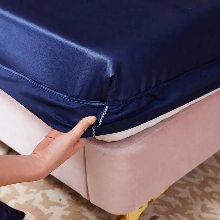 CALORA_ Wasbaar Luxe Satijnen Elastisch Hoeslaken voor een Tweepersoonsbed