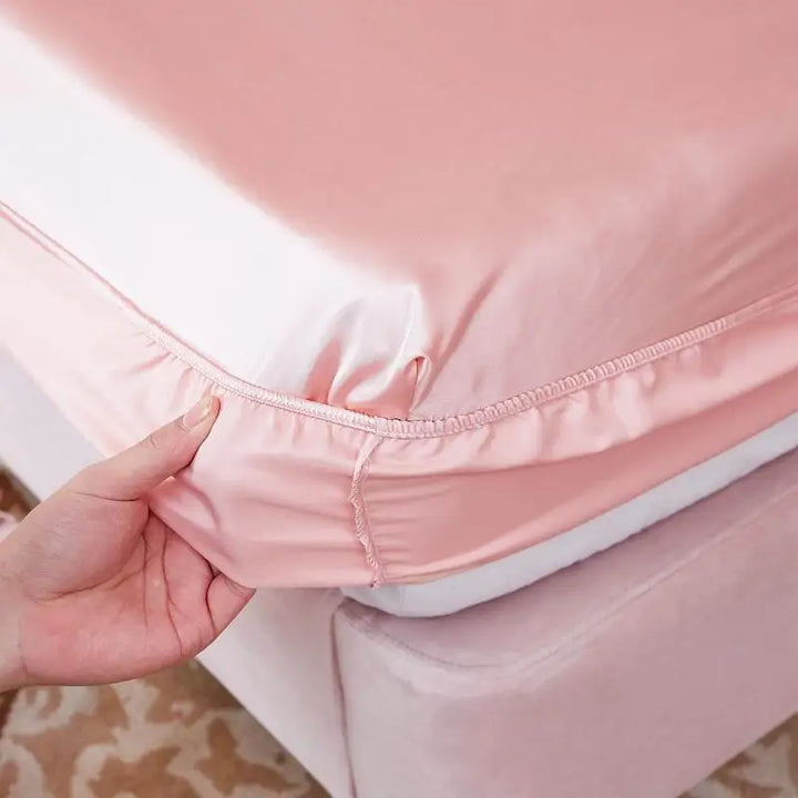 CALORA_ Wasbaar Luxe Satijnen Elastisch Hoeslaken voor een Tweepersoonsbed