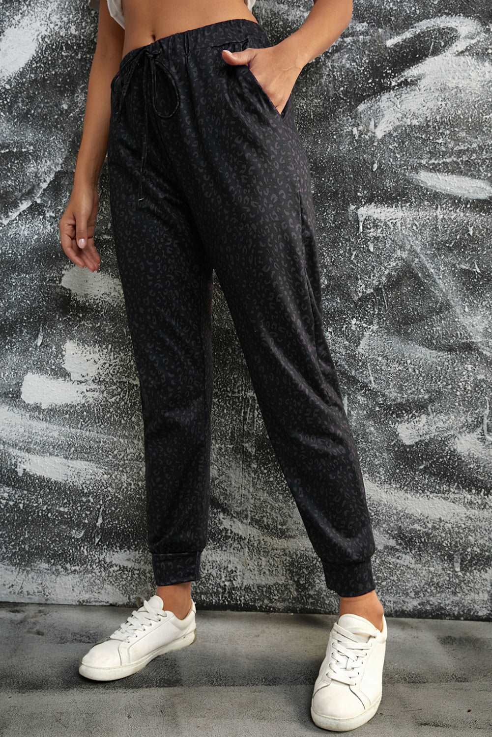 Yasmine | Luipaardprint Joggingbroek met zakken-Wijde Broeken-Calora-Zwart-XL-Calora